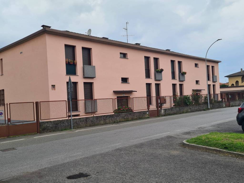 appartamento in affitto a Rosate
