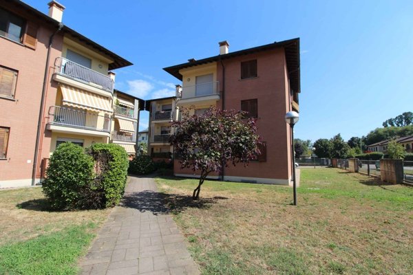 appartamento in affitto a Rosate