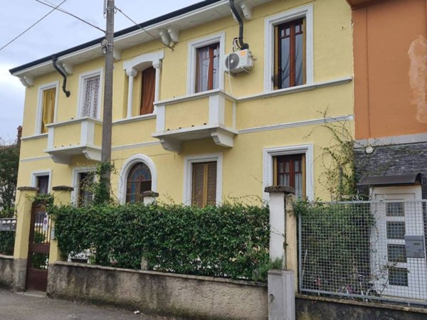 appartamento in affitto a Rosate