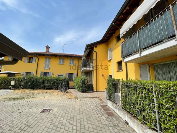 appartamento in affitto a Rosate