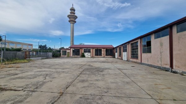 capannone in affitto a Rozzano in zona Quinto Stampi