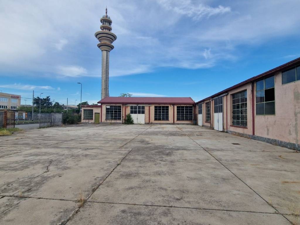 capannone in affitto a Rozzano in zona Quinto Stampi