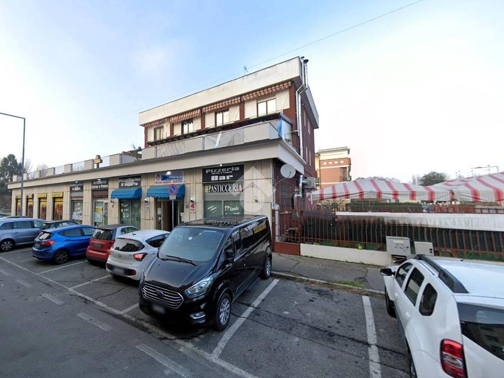 negozio in affitto a Rozzano