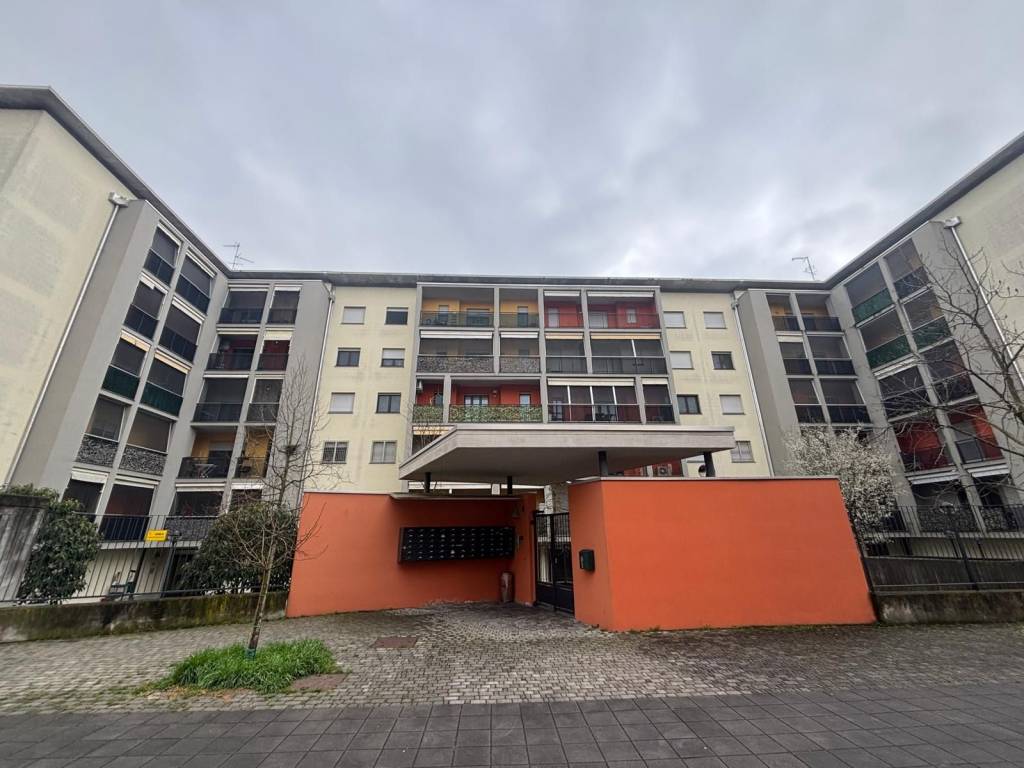 appartamento in affitto a Rozzano