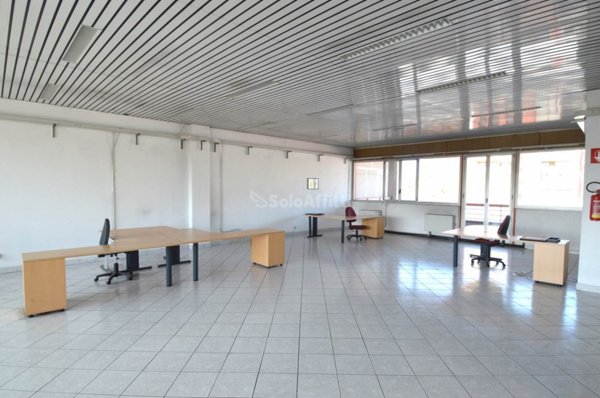 ufficio in affitto a Rozzano in zona Quinto Stampi