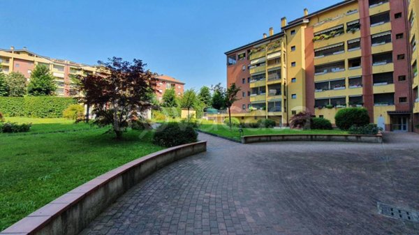 appartamento in affitto a Rozzano in zona Quinto Stampi