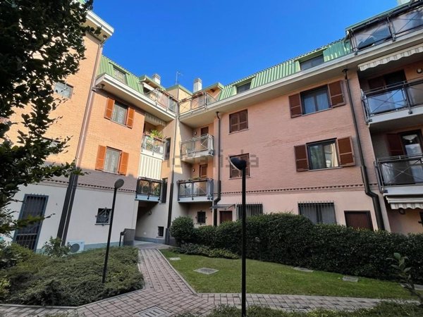 appartamento in affitto a Rozzano in zona Quinto Stampi