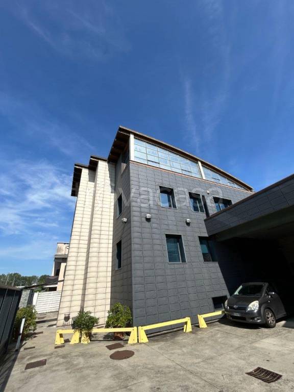 ufficio in affitto a Rozzano in zona Quinto Stampi