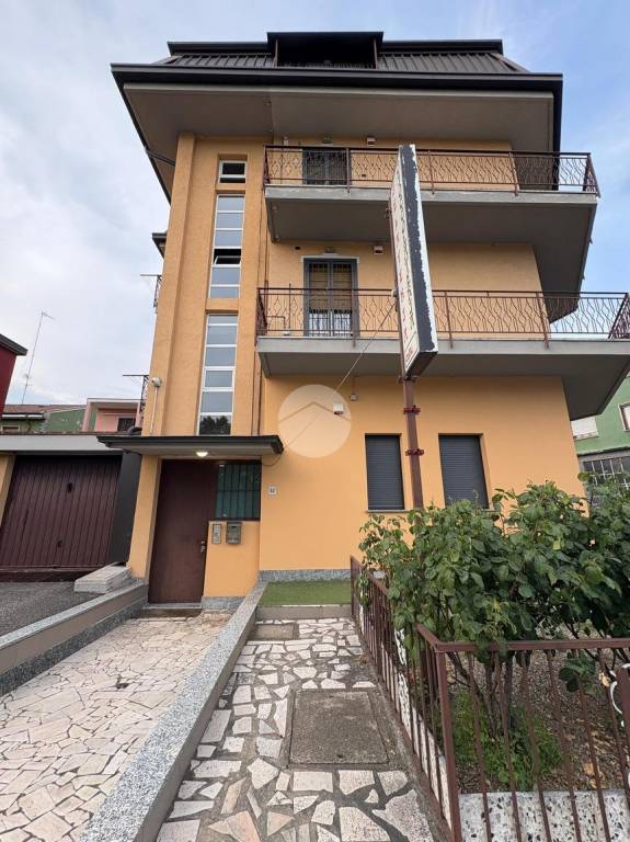 appartamento in affitto a Rozzano