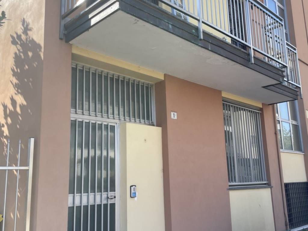 ufficio in affitto a Rozzano in zona Quinto Stampi