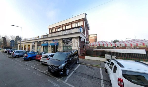 negozio in affitto a Rozzano