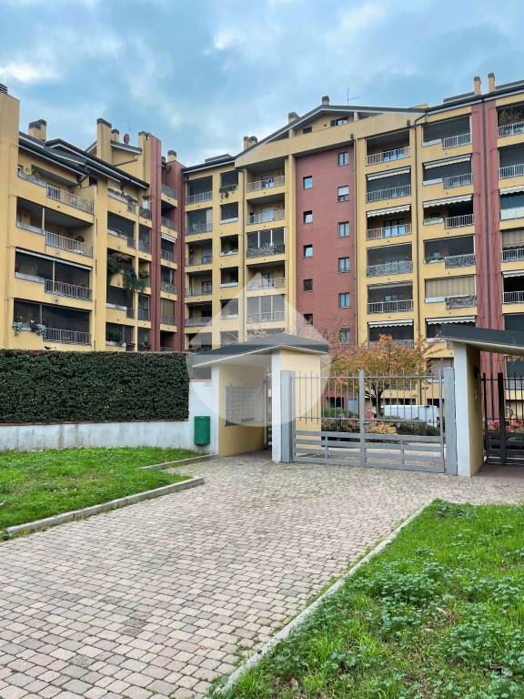 appartamento in affitto a Rozzano
