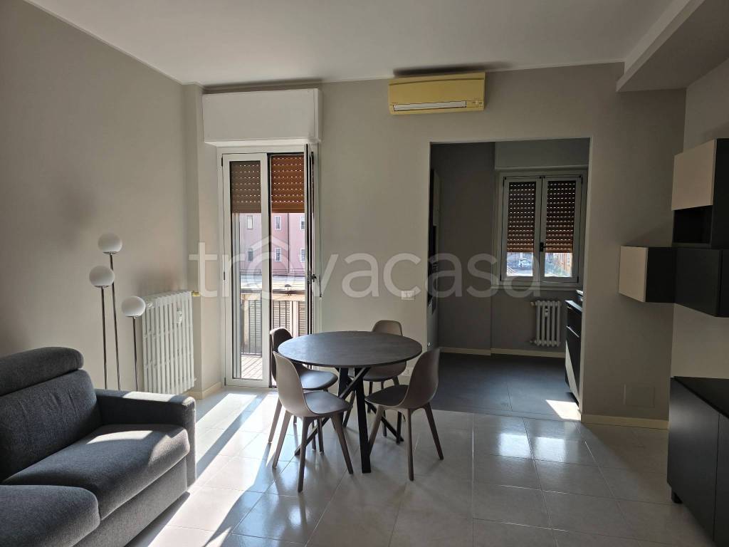 appartamento in affitto a Rozzano in zona Quinto Stampi