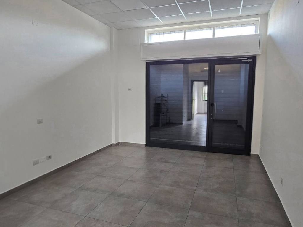 negozio in affitto a Rozzano in zona Pontesesto