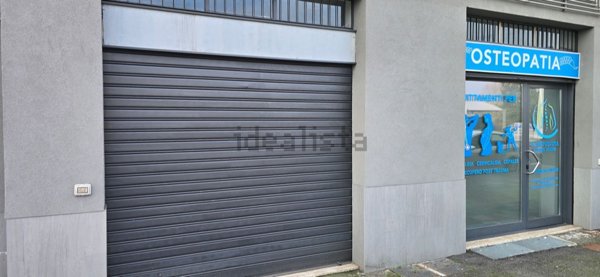 locale commerciale in affitto a Rozzano in zona Pontesesto