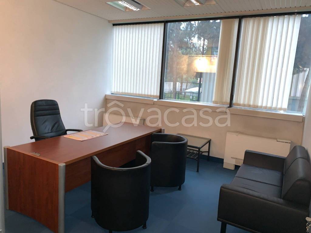 ufficio in affitto a Rozzano