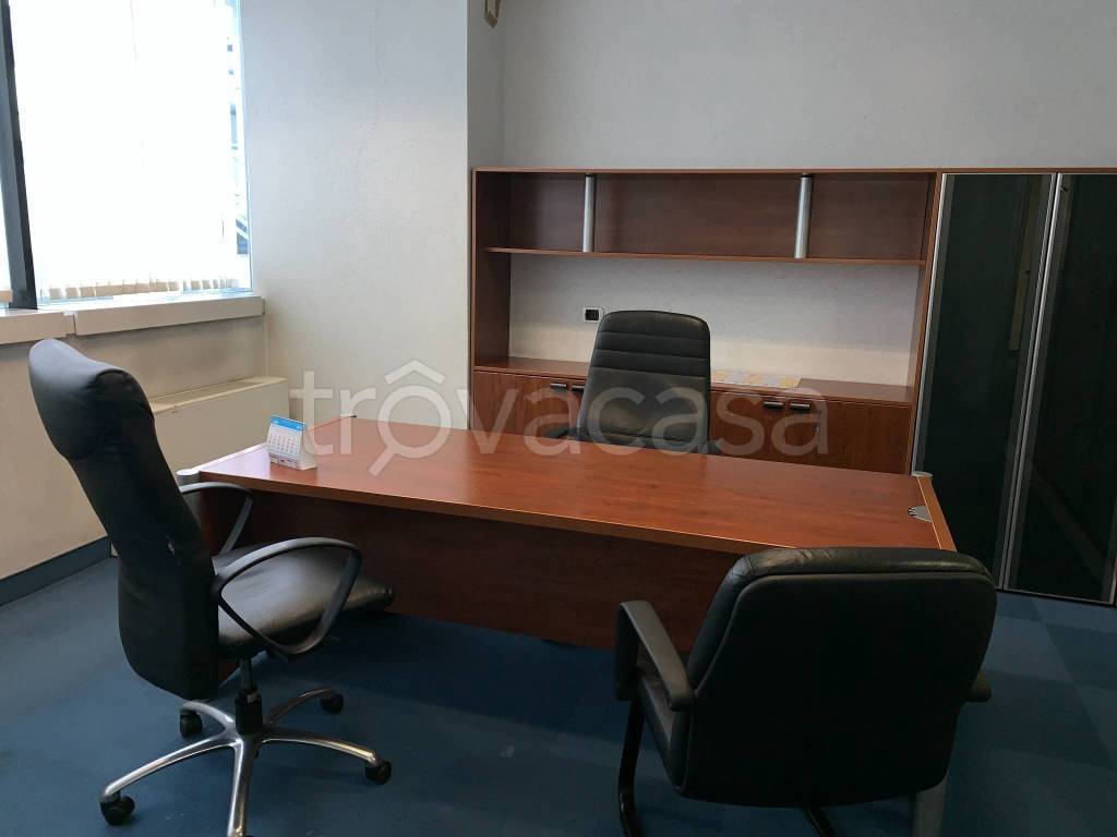 ufficio in affitto a Rozzano