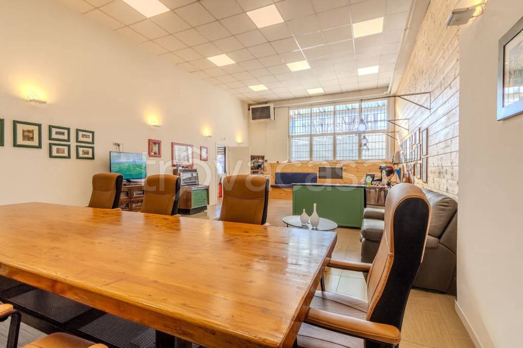 ufficio in affitto a Rozzano in zona Quinto Stampi