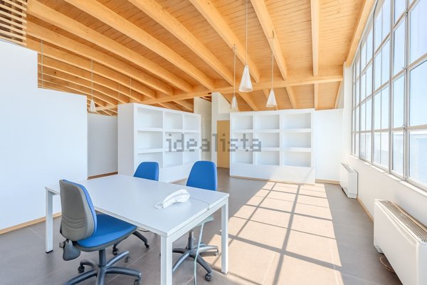 ufficio in affitto a Rozzano in zona Quinto Stampi