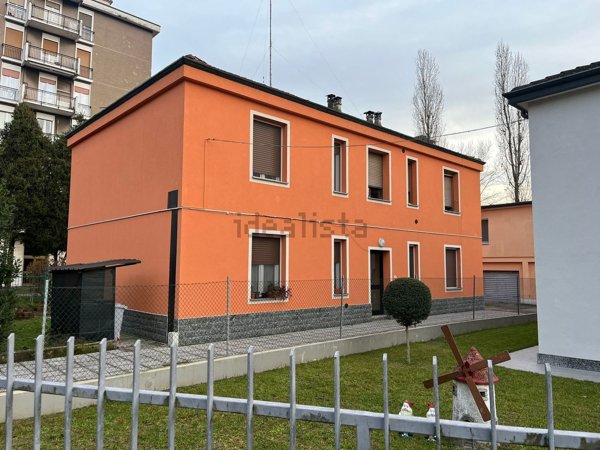 appartamento in affitto a Rozzano in zona Quinto Stampi