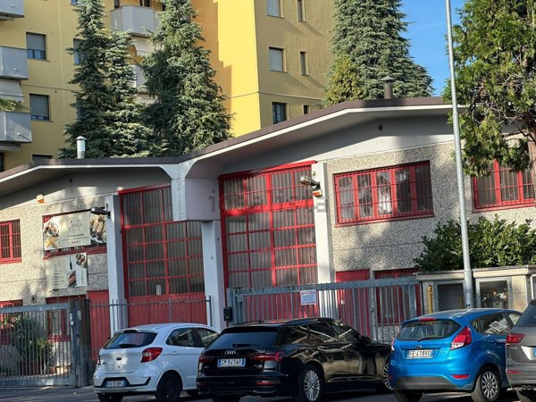 capannone in affitto a Rozzano