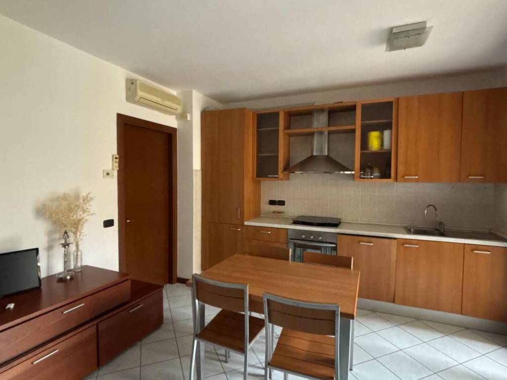 appartamento in affitto a Rozzano in zona Quinto Stampi