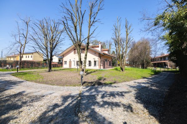 casa indipendente in affitto a Rozzano