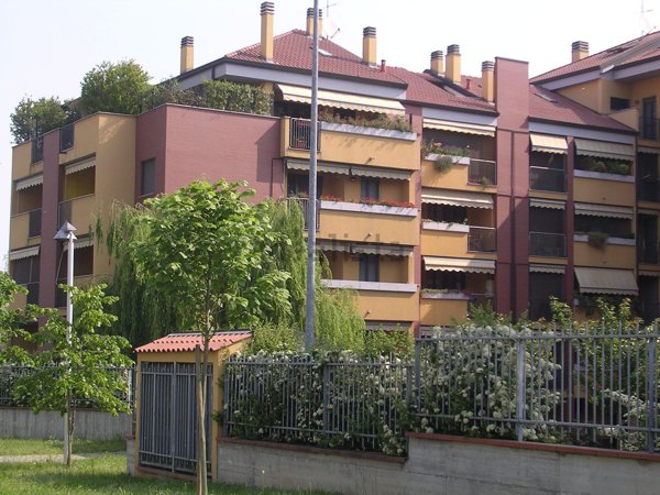 appartamento in affitto a Rozzano in zona Quinto Stampi