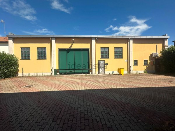 locale di sgombero in affitto a Rozzano in zona Valleambrosia