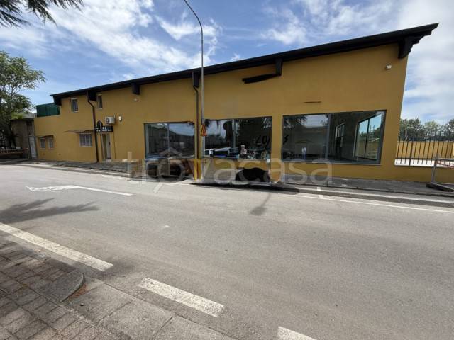 negozio in affitto a Rozzano