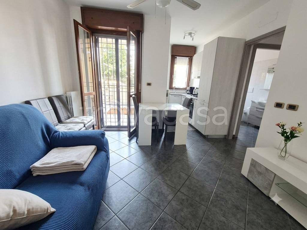 appartamento in affitto a Rozzano in zona Quinto Stampi