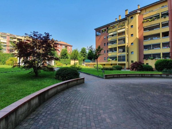 appartamento in affitto a Rozzano in zona Quinto Stampi