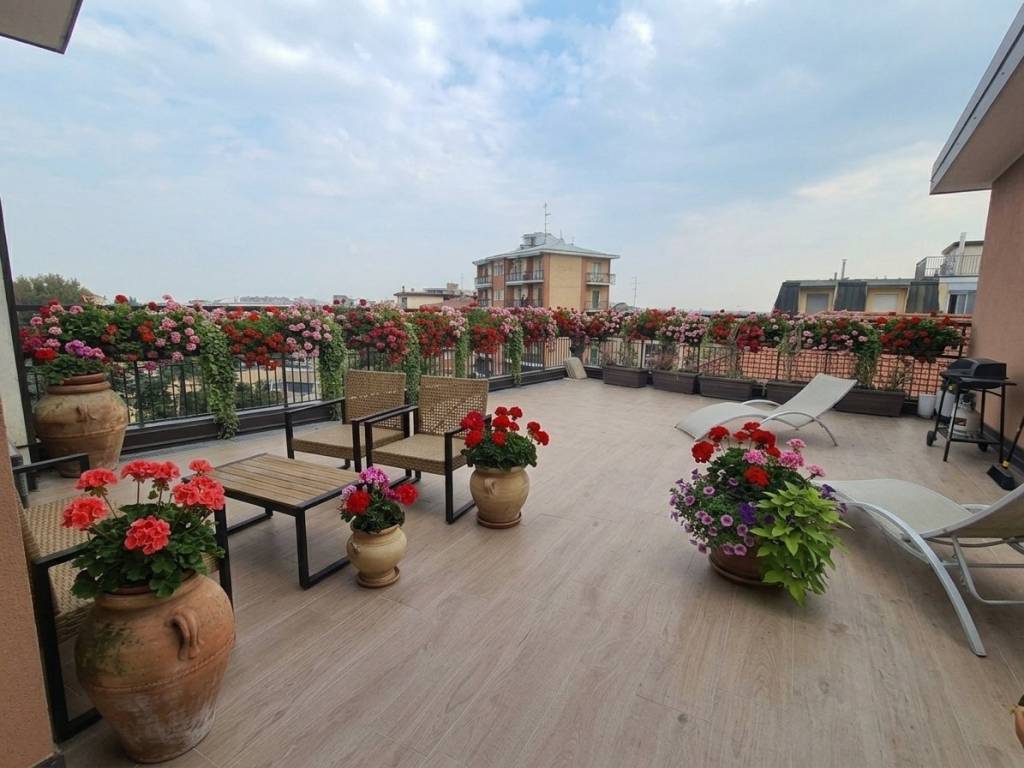 appartamento in affitto a Rozzano in zona Quinto Stampi