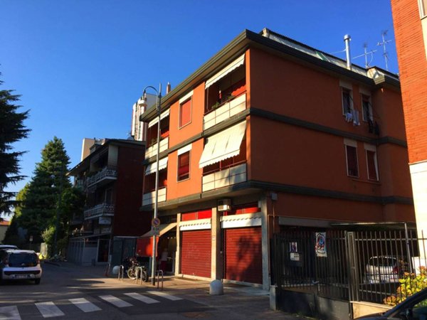 negozio in affitto a San Donato Milanese