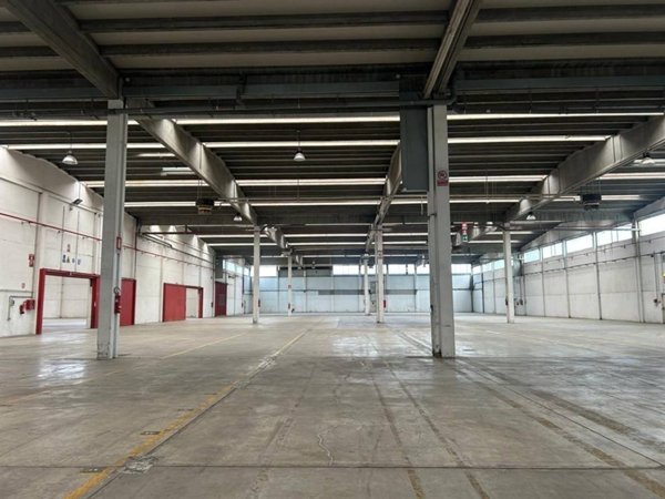 locale commerciale in affitto a San Donato Milanese