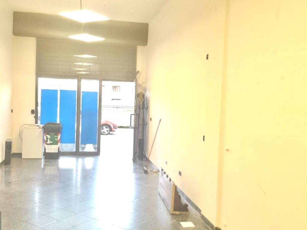 negozio in affitto a San Giuliano Milanese in zona Borgolombardo