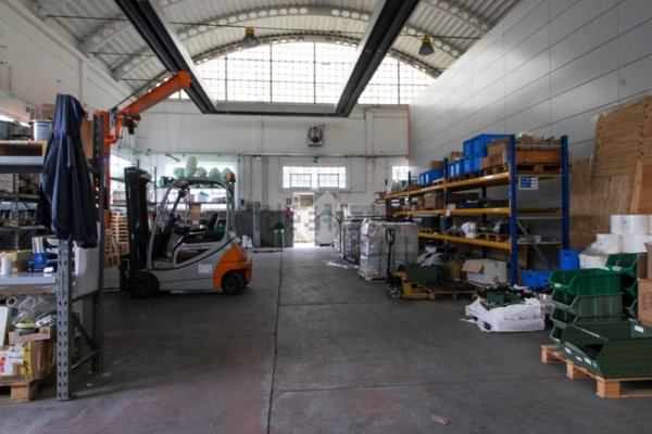 capannone in affitto a San Giuliano Milanese