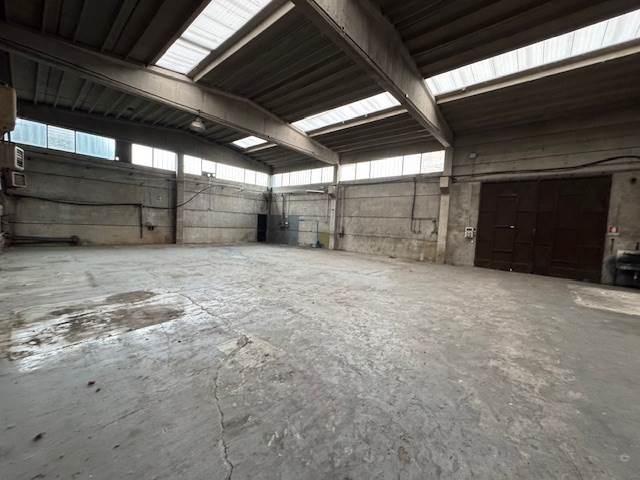 locale commerciale in affitto a San Giuliano Milanese