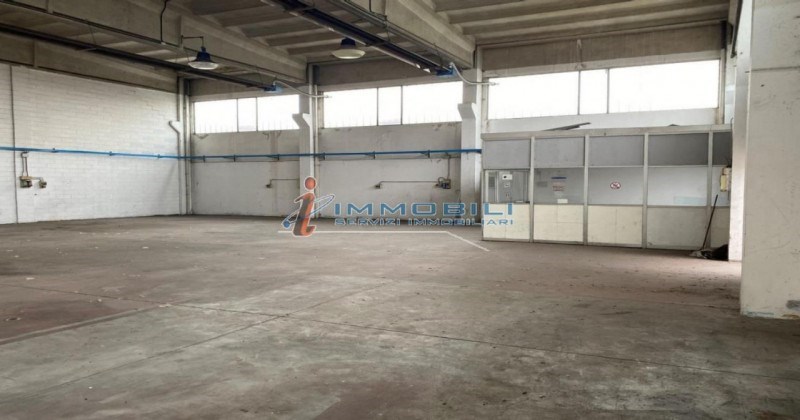 negozio in affitto a San Giuliano Milanese in zona Civesio