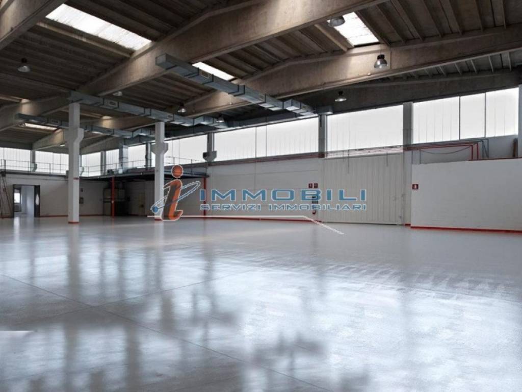 locale commerciale in affitto a San Giuliano Milanese in zona Sesto Ulteriano