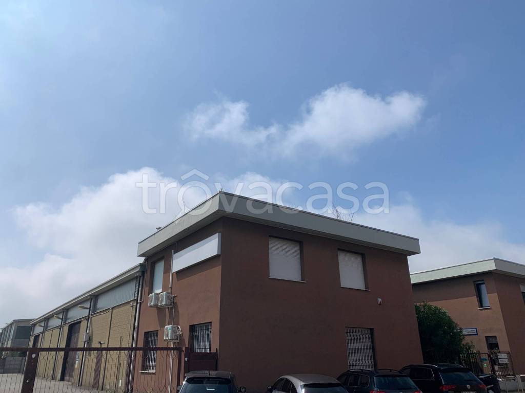 locale commerciale in affitto a San Giuliano Milanese in zona Civesio