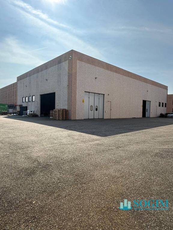 locale commerciale in affitto a San Giuliano Milanese in zona Sesto Ulteriano
