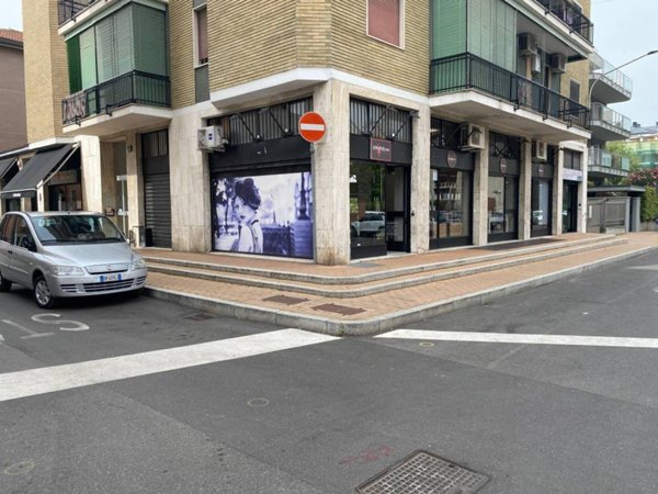 negozio in affitto a San Giuliano Milanese