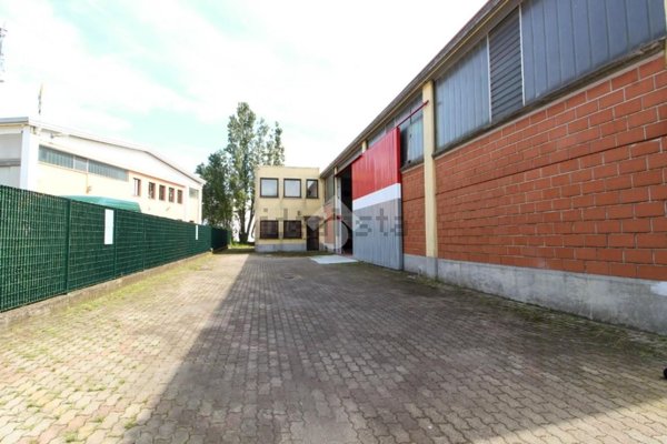 capannone in affitto a San Giuliano Milanese