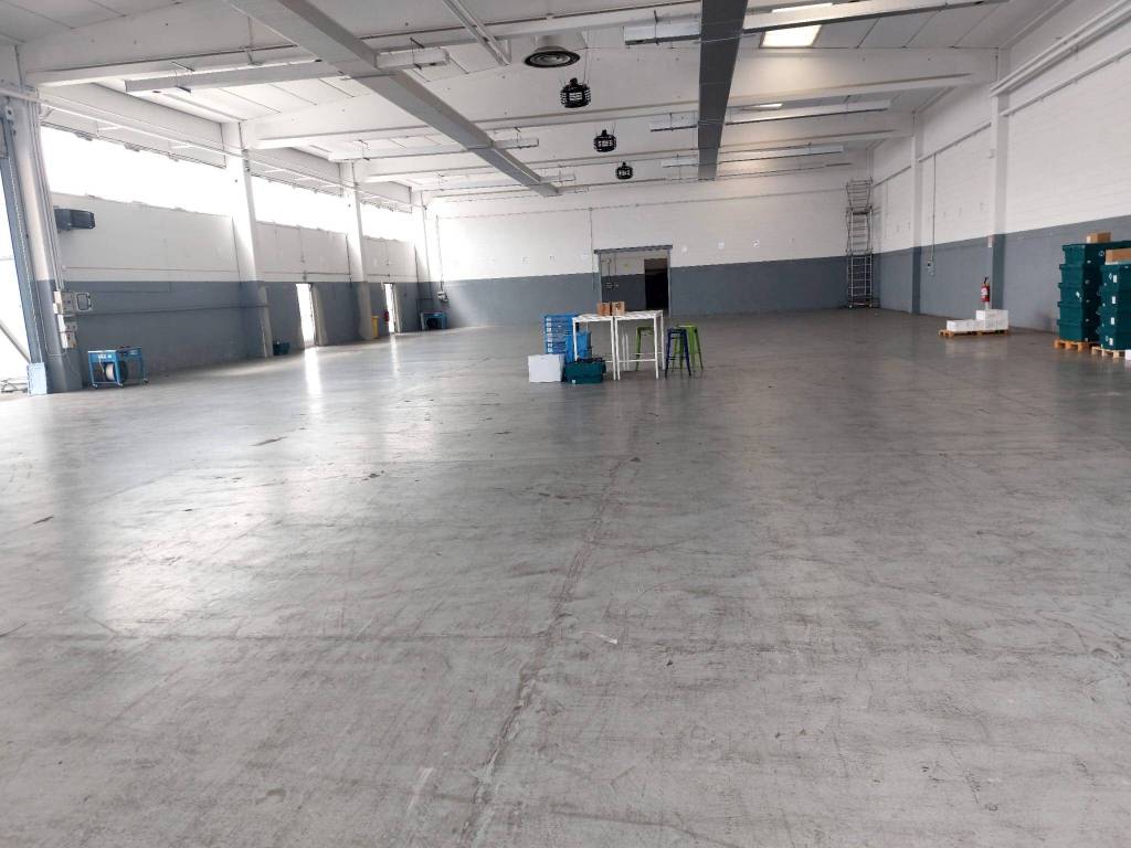 locale commerciale in affitto a San Giuliano Milanese in zona Sesto Ulteriano