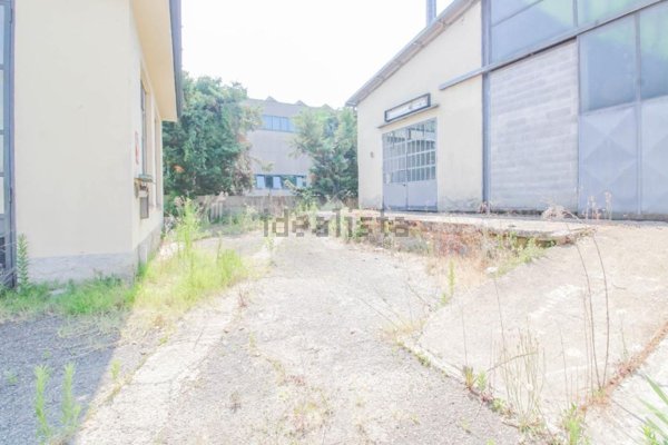 locale di sgombero in affitto a San Giuliano Milanese