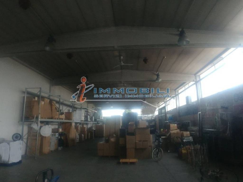 locale commerciale in affitto a San Giuliano Milanese in zona Sesto Ulteriano