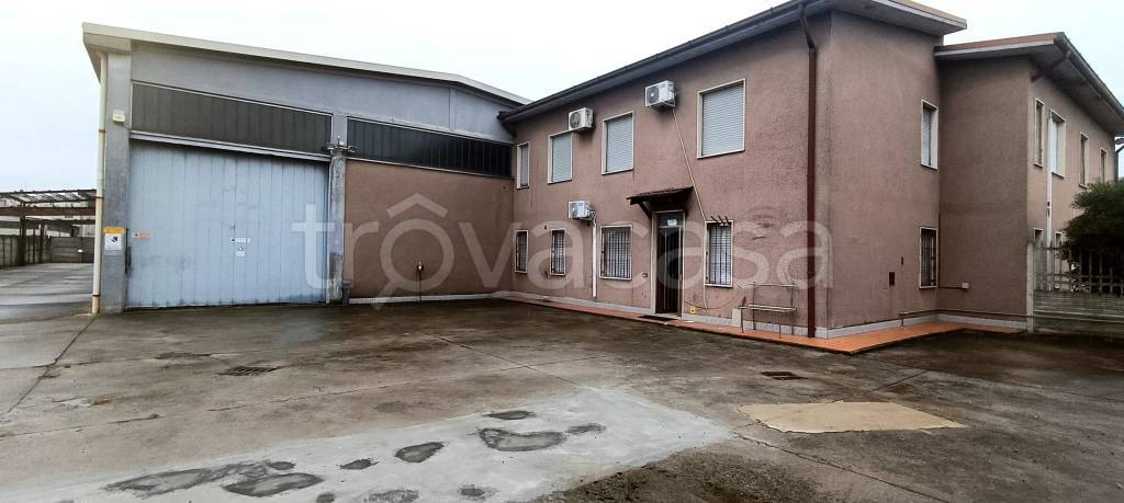 locale commerciale in affitto a San Giuliano Milanese in zona Zivido