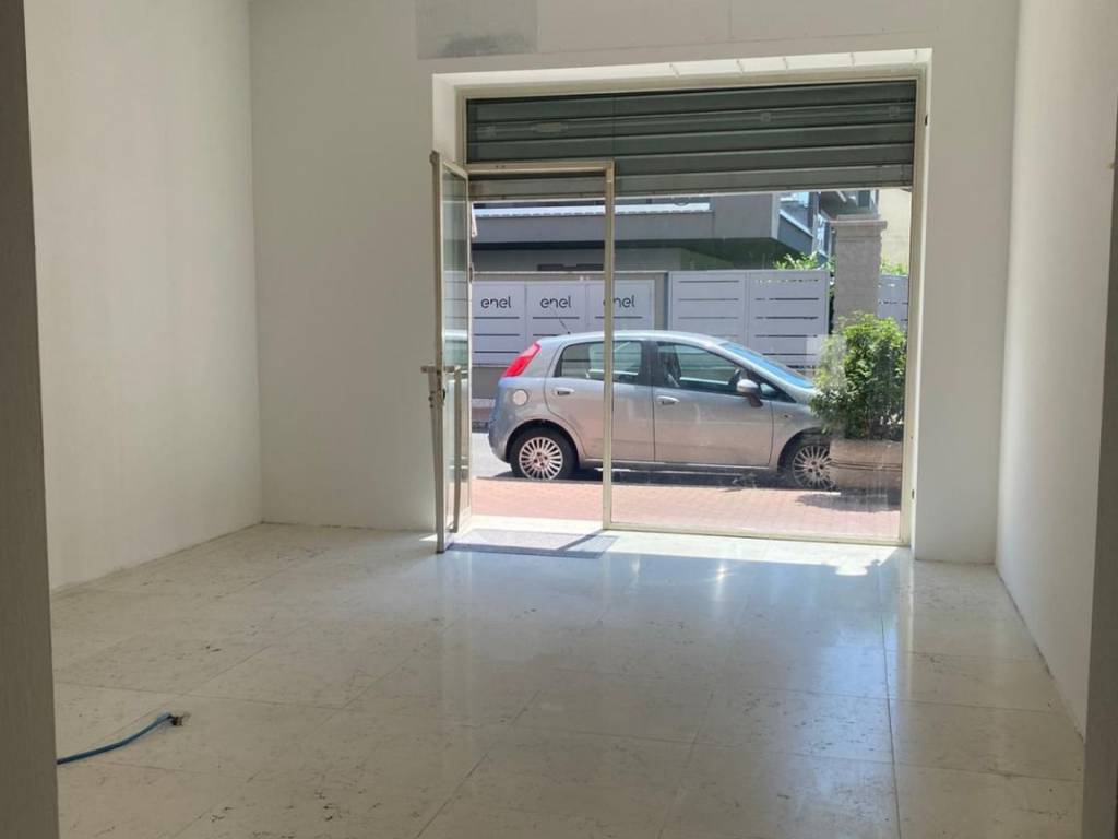 negozio in affitto a San Giuliano Milanese in zona Carpianello