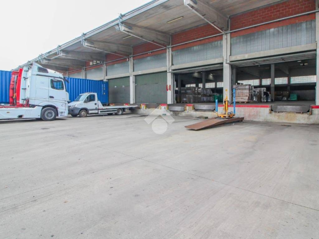 locale commerciale in affitto a San Giuliano Milanese in zona Sesto Ulteriano